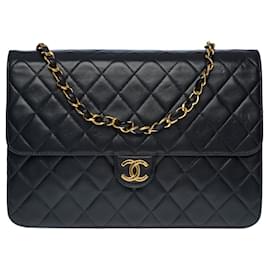 Chanel-classic shoulder bag in black quilted leather -101152-Black