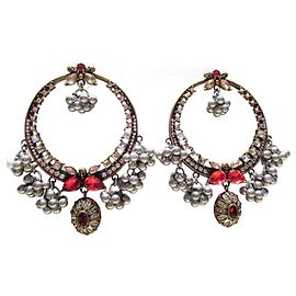 Brincos de argola de cristal Alexander McQueen Gold hardware