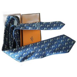 Cravatta Hermès in seta blu Blu