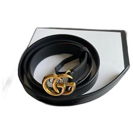 Cinto Gucci com fivela GG em couro preto Preto Outro