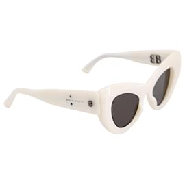 Balenciaga-Balenciaga BB0204Óculos de sol Cat Eye em acetato branco-Branco