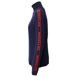Moncler-Suéter de cuello alto con logotipo de Moncler en lana azul y roja-Multicolor