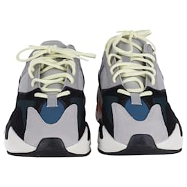 Autre Marque-Adidas Yeezy Wave Runner 700 Sneakers in pelle grigia-Grigio