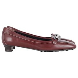 Salvatore Ferragamo-Salvatore Ferragamo Low-Heel Loafers in Burgundy Leather-Dark red