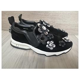 Fendi-Sneakers-Black