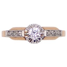 Autre Marque Belle Epoque solitaire ring shouldered with diamonds set in yellow gold 750%o and platinum Gold hardware