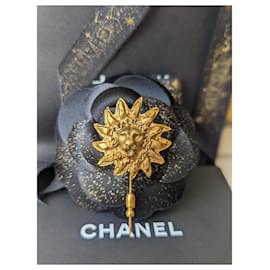 Chanel-CC Logo Vintage Lion Broche Pin RARO con caja-Dorado