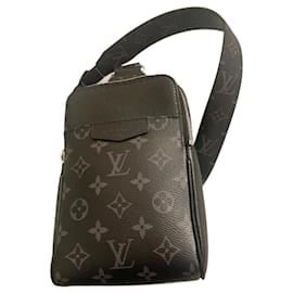 Louis Vuitton-Borsa a tracolla LV Outdoor Eclipse-Nero