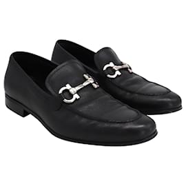 Salvatore Ferragamo-Salvatore Ferragamo Gancini Loafers in Black Leather-Black