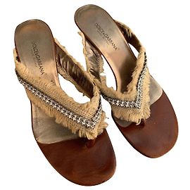 Sandálias de dedo com strass Dolce & Gabbana marrom bege Marrom Bege