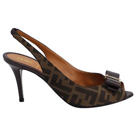 Fendi Tabacco Zucca Bow Peep Toe Slingback Décolleté in tela marrone Altro