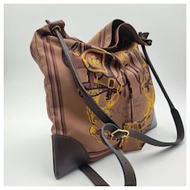 Hermès-Hèrmes shoulder bag in silk produced in 2009: □ M-Brown