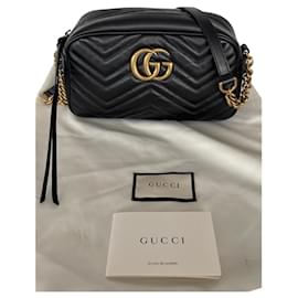 Gucci-GUCCI GG Marmont pequeño bolso de hombro matelassé-Negro