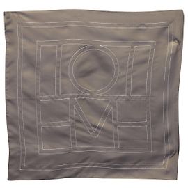 Sciarpa Monogram ricamata Totême in seta grigia Grigio