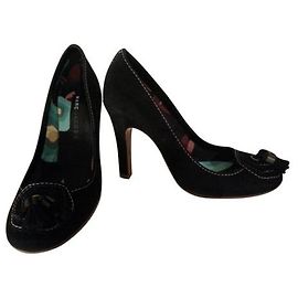 Escarpins en daim noir Marc by Marc Jacobs avec pompons Noir