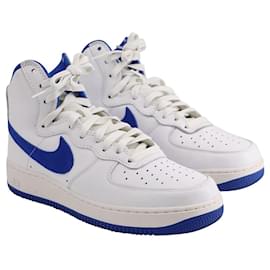 Nike-Nike Air Force 1 Hoher Retro-QS in Summit White/Spiel Royal Leather-Weiß