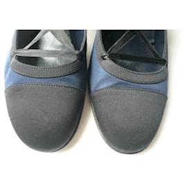 Chanel-Sapatos de cetim azul meia-noite CHANEL com bonés pretos T41 Muito bom estado-Preto