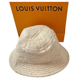 Louis Vuitton Monogram LV Beanie, White, One Size