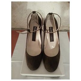 Escarpins Marc by Marc Jacobs en daim kaki 35.5 Kaki