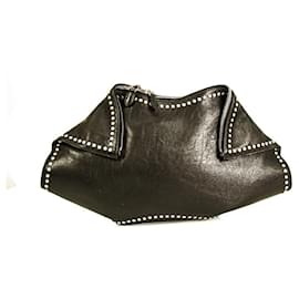 Alexander Mcqueen-ALEXANDER MCQUEEN 'De Manta' medium size clutch black leather bag silver studs-Black