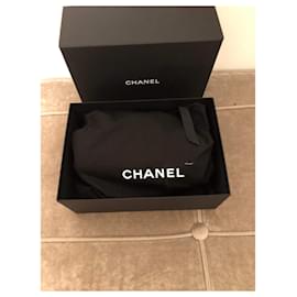 Chanel-Bolsos de embrague-Negro