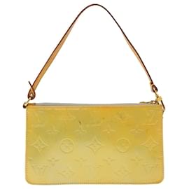 Louis Vuitton-LOUIS VUITTON Pochette Accessoire Vernis Lexington Jaune Lime M91058 Auth LV 39807-Autre