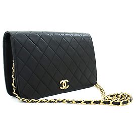 Pochette CHANEL per borsa a tracolla con patta e catena in pelle di agnello trapuntata nera Nero