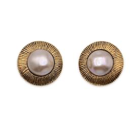 Chanel-Vintage Gold Metal and Pearl Cabochon Round Clip On Earrings-Golden