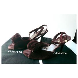 CHANEL Sandales velours framboise écrasée T40,5 IT TBE Bordeaux