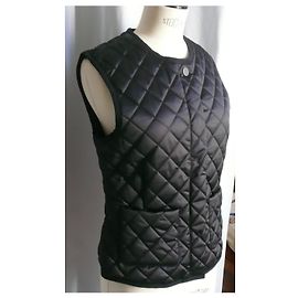 CHANEL UNIFORM Sleeveless down jacket NEW T38 in blister Black