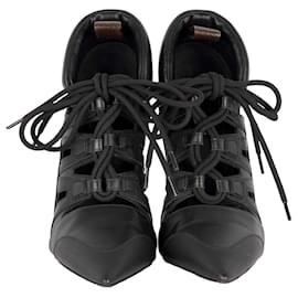 Louis Vuitton-Zapatos de salón con cordones aerodinámicos de Louis Vuitton-Negro