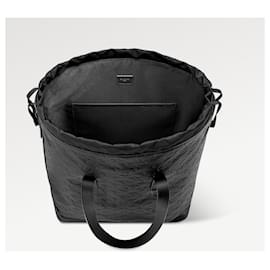 Louis Vuitton-LV Bolsa para capacete Monogram preta em couro-Preto