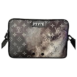 Louis Vuitton-Alpha Messenger-Noir,Gris anthracite