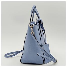 Gucci-Bolsa de ombro Gucci Swing em couro azul claro-Azul claro