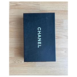 Chanel-Chaussures/Derbies CHANEL taille 36,5-Noir,Beige