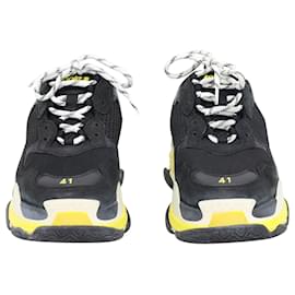 Balenciaga-Balenciaga Triple S Low Top Sneakers in Black/Yellow Polyurethane-Black