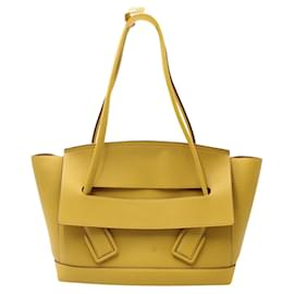 Bottega Veneta-Bottega Veneta Arco Medium Bag in Yellow Leather-Yellow