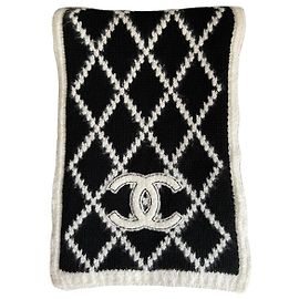 Chanel Echarpes Noir