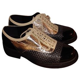 Chanel Lace Up Sneaker Perforé Taille 36.5 US 6.5 UK 3.5 Noir Argenté Multicolore