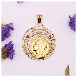 Autre Marque-Medal pendant Veiled Virgin under a starry sky in yellow gold 18 carats-Gold hardware