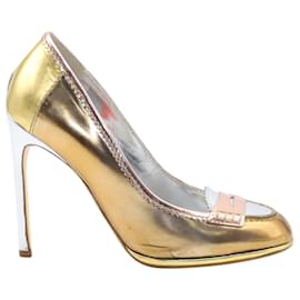 Yves Saint Laurent-Yves Saint Laurent Metallic Loafer Heels aus goldenem Leder-Golden