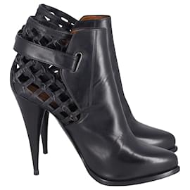 Givenchy-Botins bordados Givenchy em couro preto-Preto