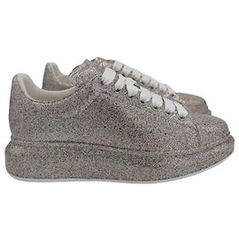Alexander Mcqueen Tênis oversized com spray de glitter multicolorido em couro prateado Prata Metálico
