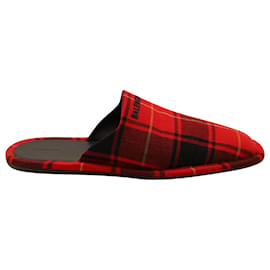 Balenciaga-Pantuflas de franela de cuadros escoceses bordados con logotipo de Balenciaga en lana roja-Roja
