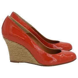 Lanvin-Keilpumps aus orangefarbenem Lackleder Orange