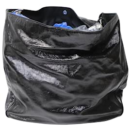 Yves Saint Laurent-Yves Saint Laurent Roady Handtasche aus schwarzem Lackleder-Schwarz