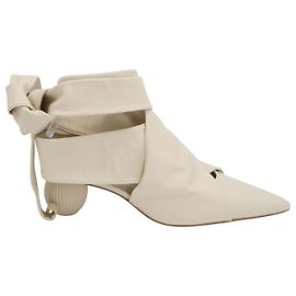 Cult Gaia Mules Annika en Cuir de Vachette Crème Blanc Écru