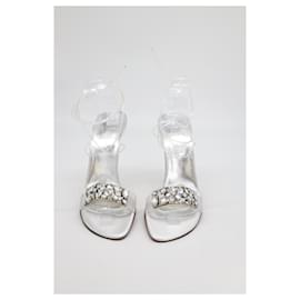 Stuart Weitzman-Stuart Weitzman Bejeweled High Heel Sandalen aus transparentem PVC-Silber
