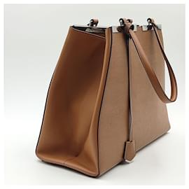Fendi-Fendi 3 Jours shoulder bag in leather and palladium-Beige