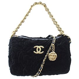 Bolsa de ombro Chanel com corrente dupla Camélia em veludo preto Preto